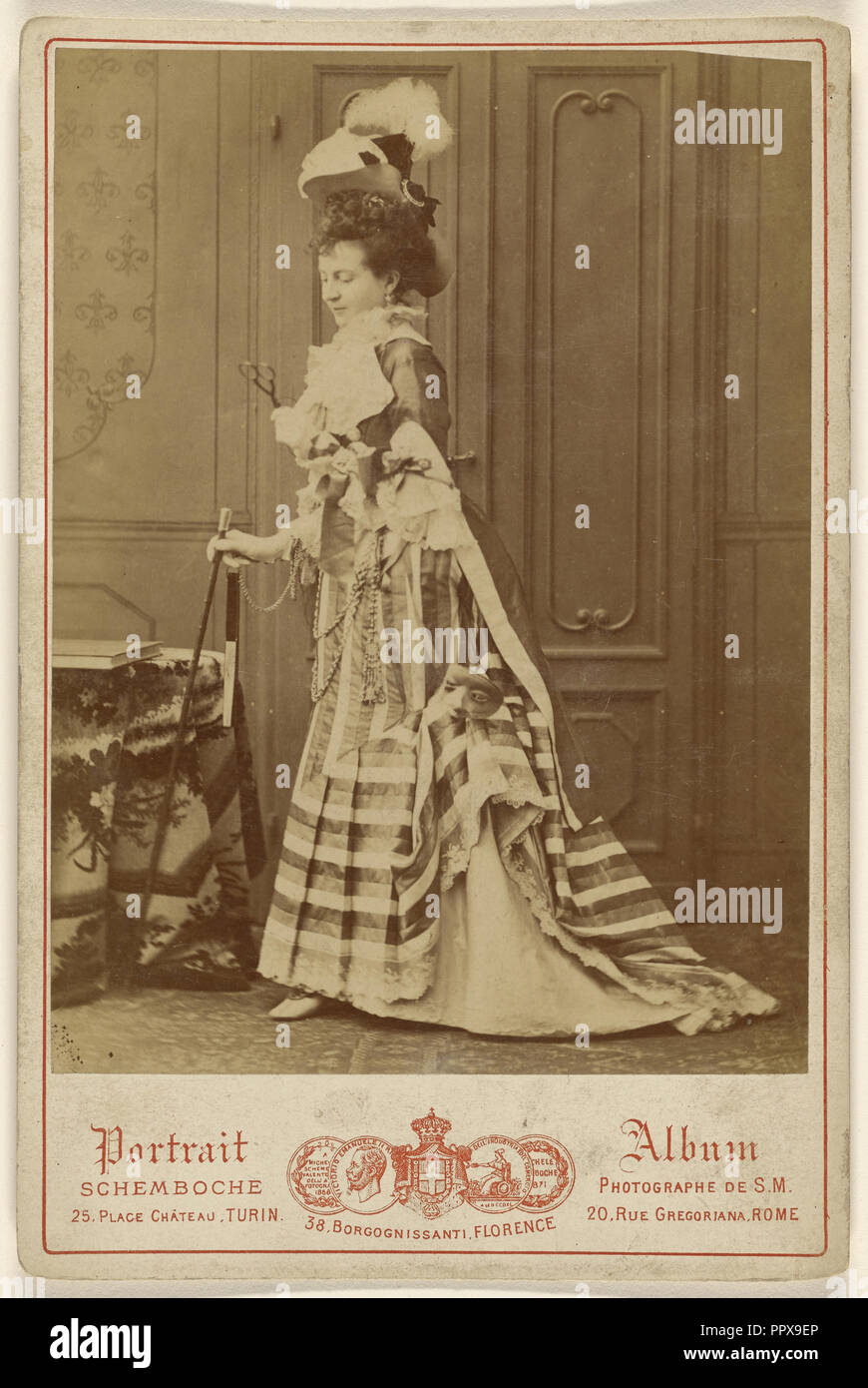 Ritratto a figura intera di un ben vestito donna con bastone da passeggio; Michele Schemboche, italiano, attivo Torino, Firenze e Roma Foto Stock