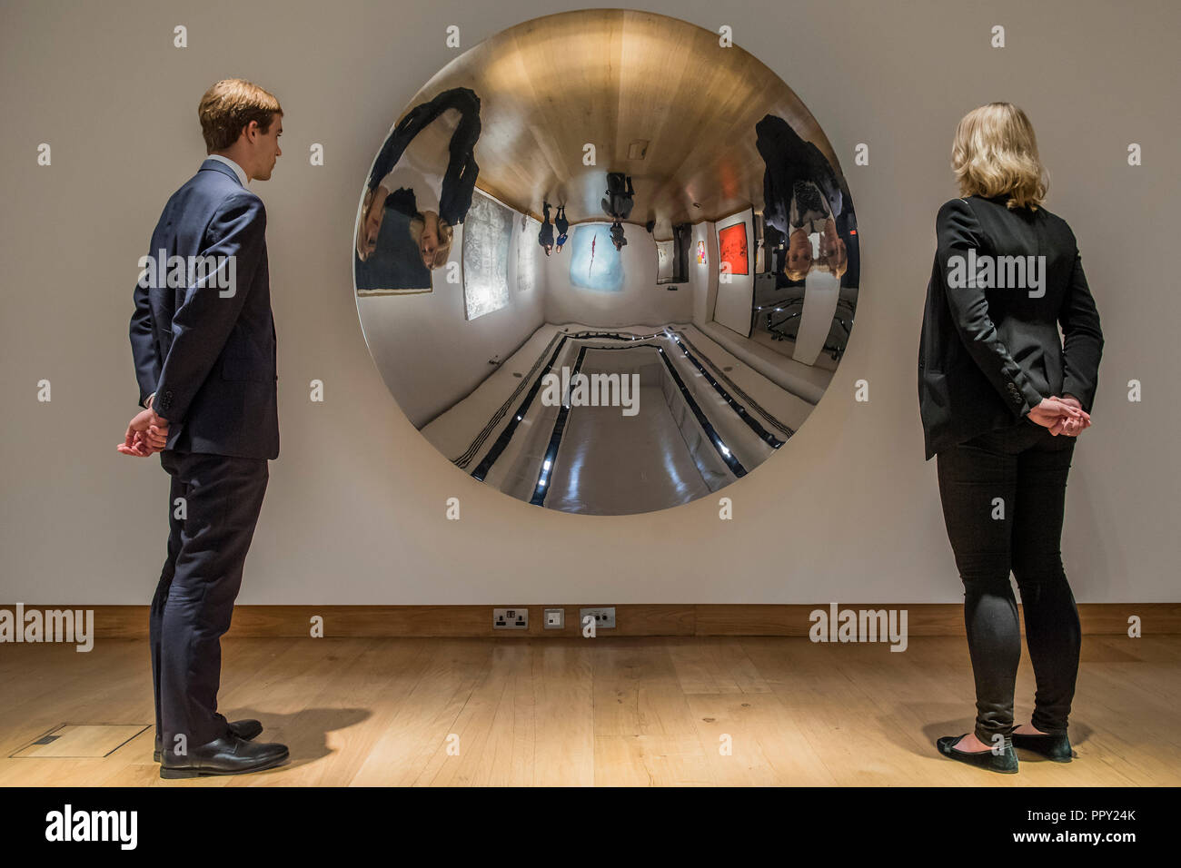 Londra, Regno Unito. Il 28 settembre 2018. Untitled da Anish Kapoor, est £750,000-1m - fregio settimana evidenzia asta di Christie's King Street. Credito: Guy Bell/Alamy Live News Foto Stock