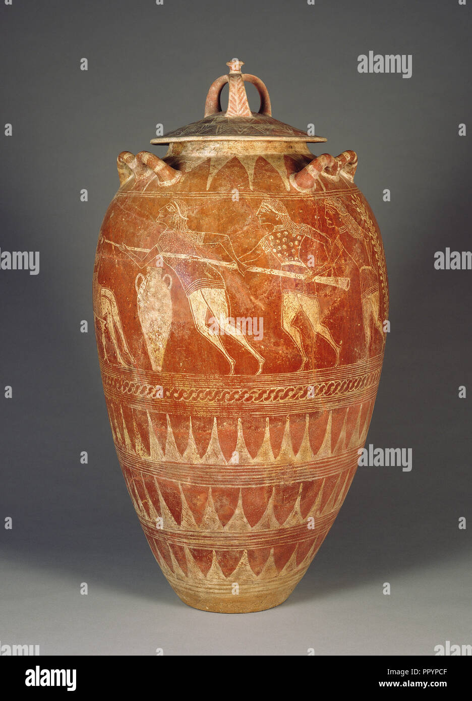 Storage Lidded Jar con l'accecamento di Polifemo; Etruria; 650 - 625 B.C; cotto; 100,7 × 56 cm, 39 5,8 × 22 1,16 in Foto Stock