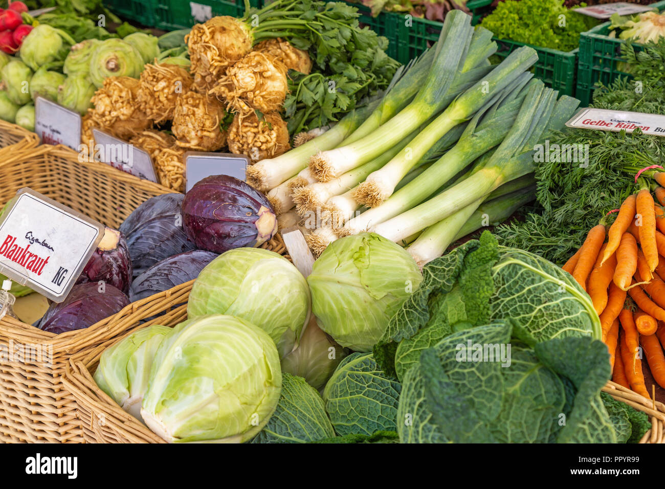 Supporto vegetale su un mercato Foto Stock