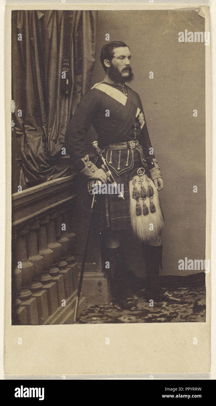 Ritratto di un uomo in British uniforme militare; circa 1865; albume silver stampa Foto Stock