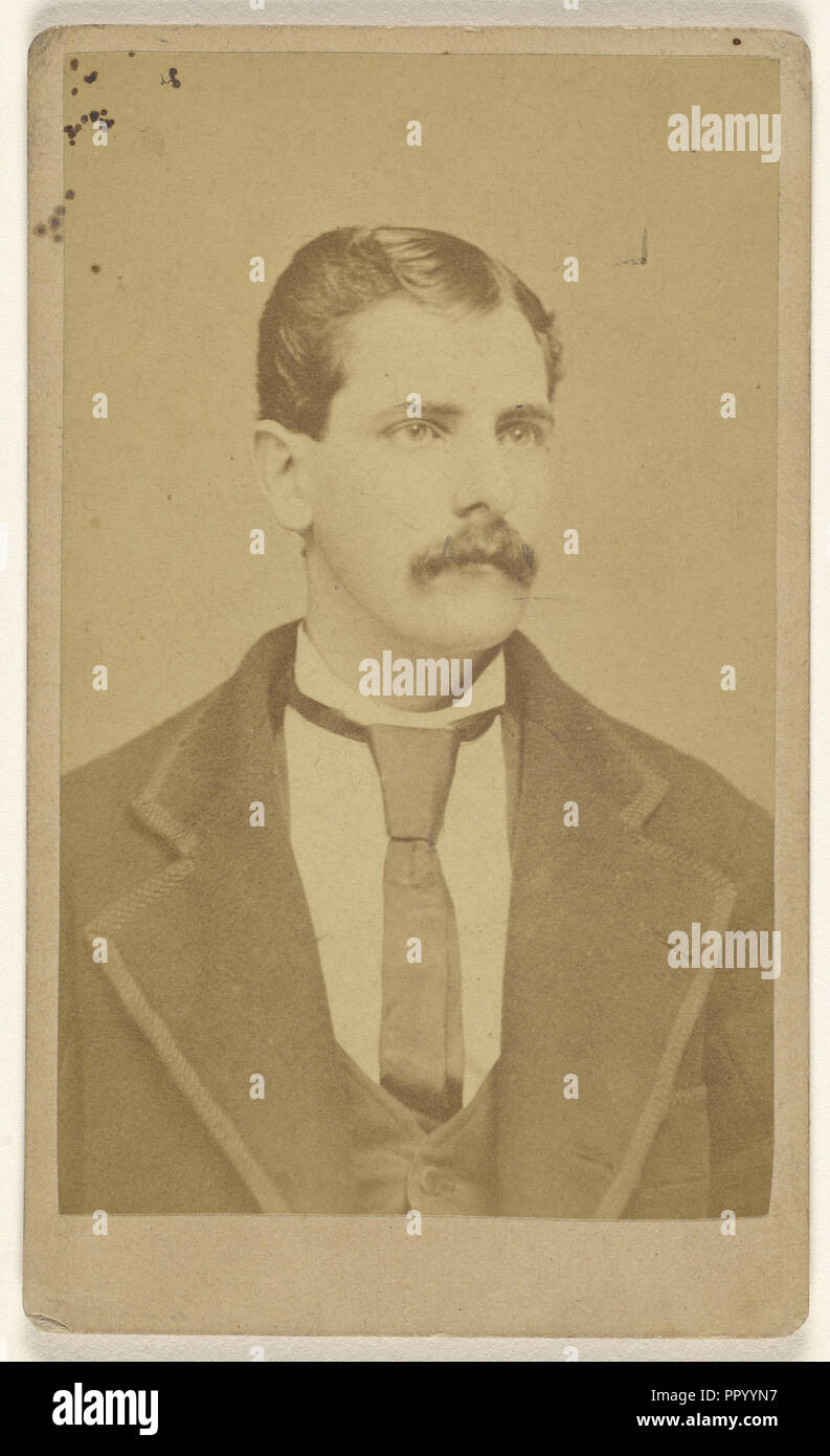 Uomo con i baffi; W.H. Bennett, American, attivo in Pennsylvania 1850 - 1860S, 1865 - 1870; albume silver stampa Foto Stock