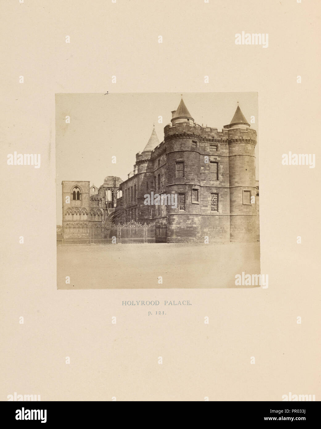 Il Palazzo di Holyrood; Thomas Annan, Scozzese,1829 - 1887, Londra, Inghilterra; 1866; albume silver stampa Foto Stock