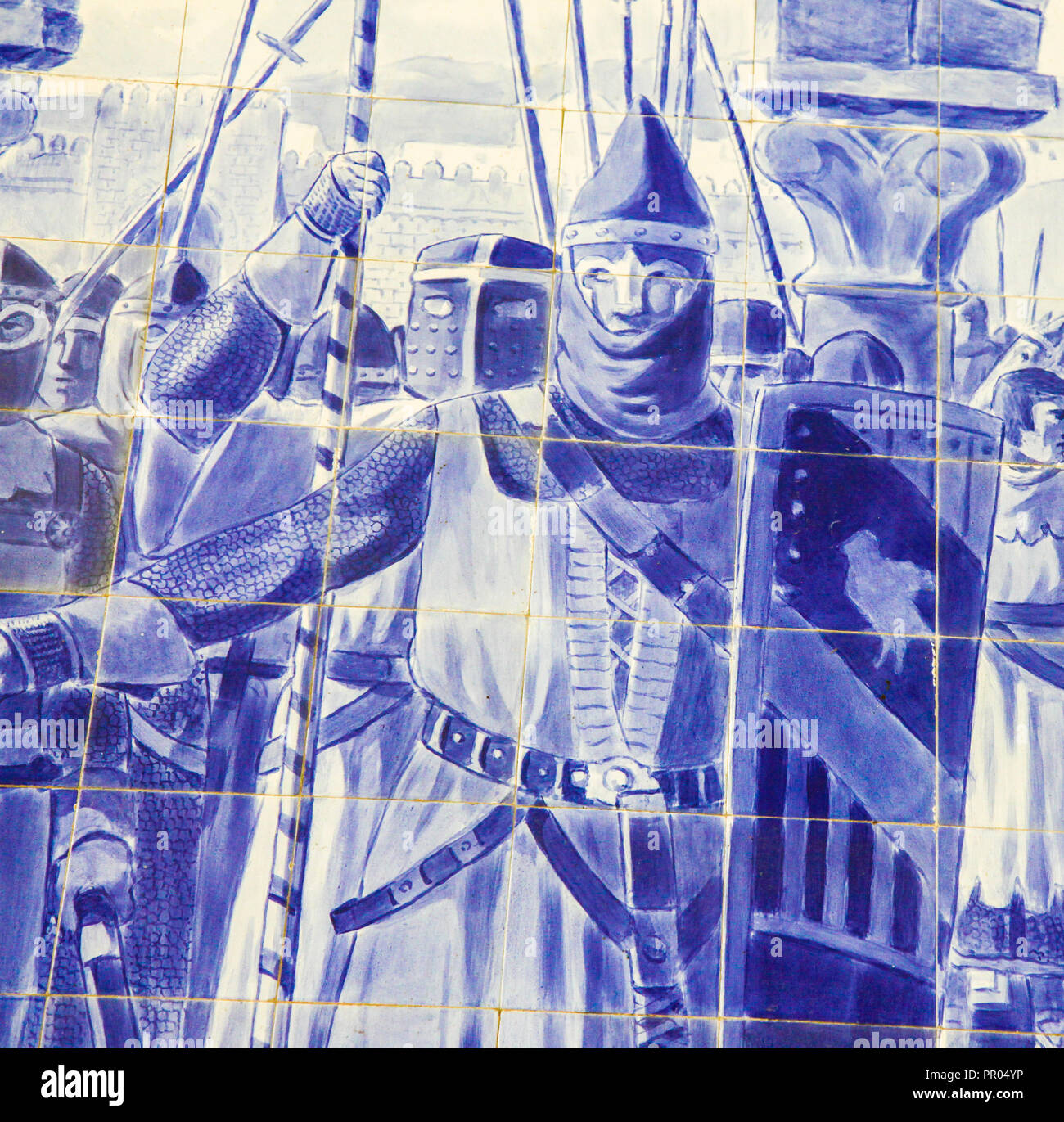 Pannello Azulejo in alla Stazione Ferroviaria di Sao Bento a Porto, Portogallo, raffiguranti cavalieri medievali. Foto Stock