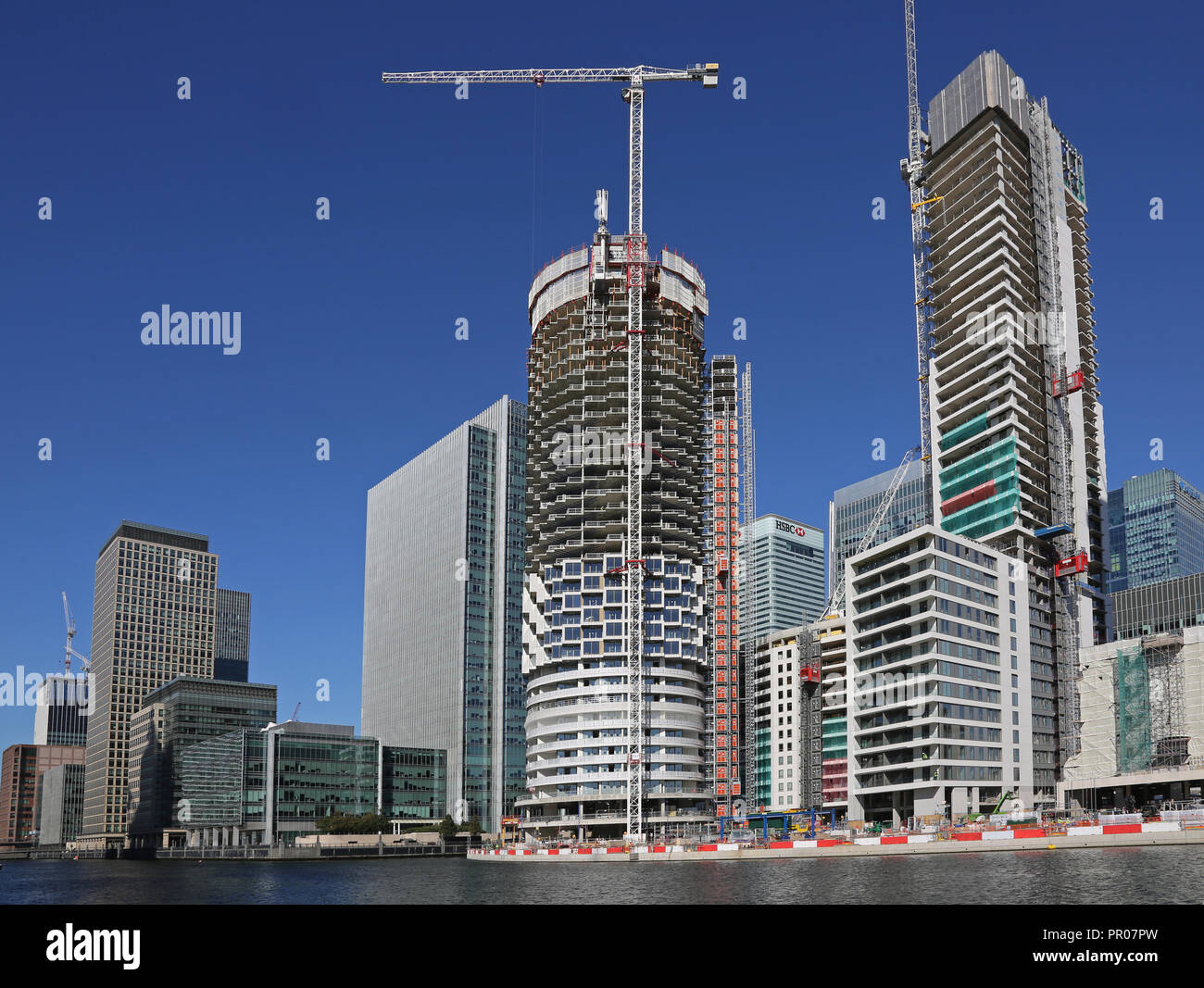 Uno Park Drive, un nuovo lusso torre residenziale da rinomati architetti Herzog & de Meuron in costruzione sul Canary Wharf, London, Regno Unito Foto Stock
