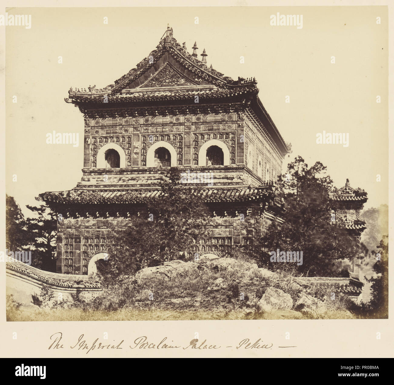 La Porcellana Imperiale Palace, Pechino; Felice Beato, 1832 - 1909, Cina; 1860; albume silver stampa Foto Stock