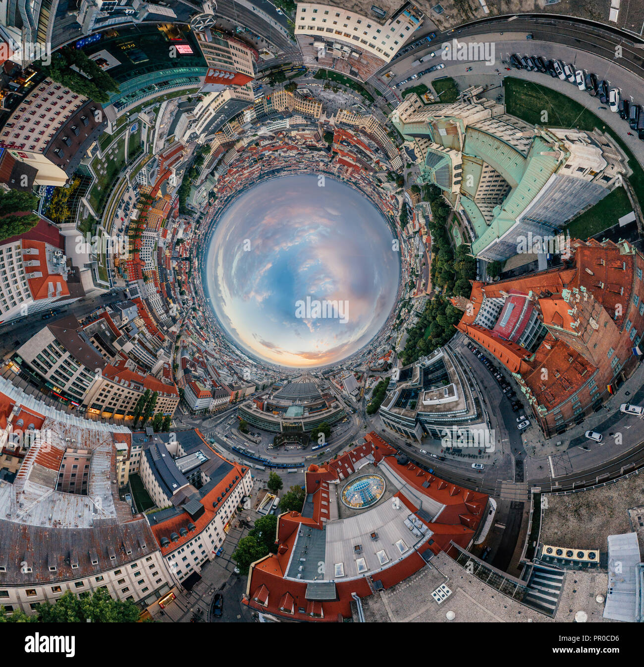 La città di Monaco di Baviera air drone 360 vr virtual reality panorama  Foto stock - Alamy