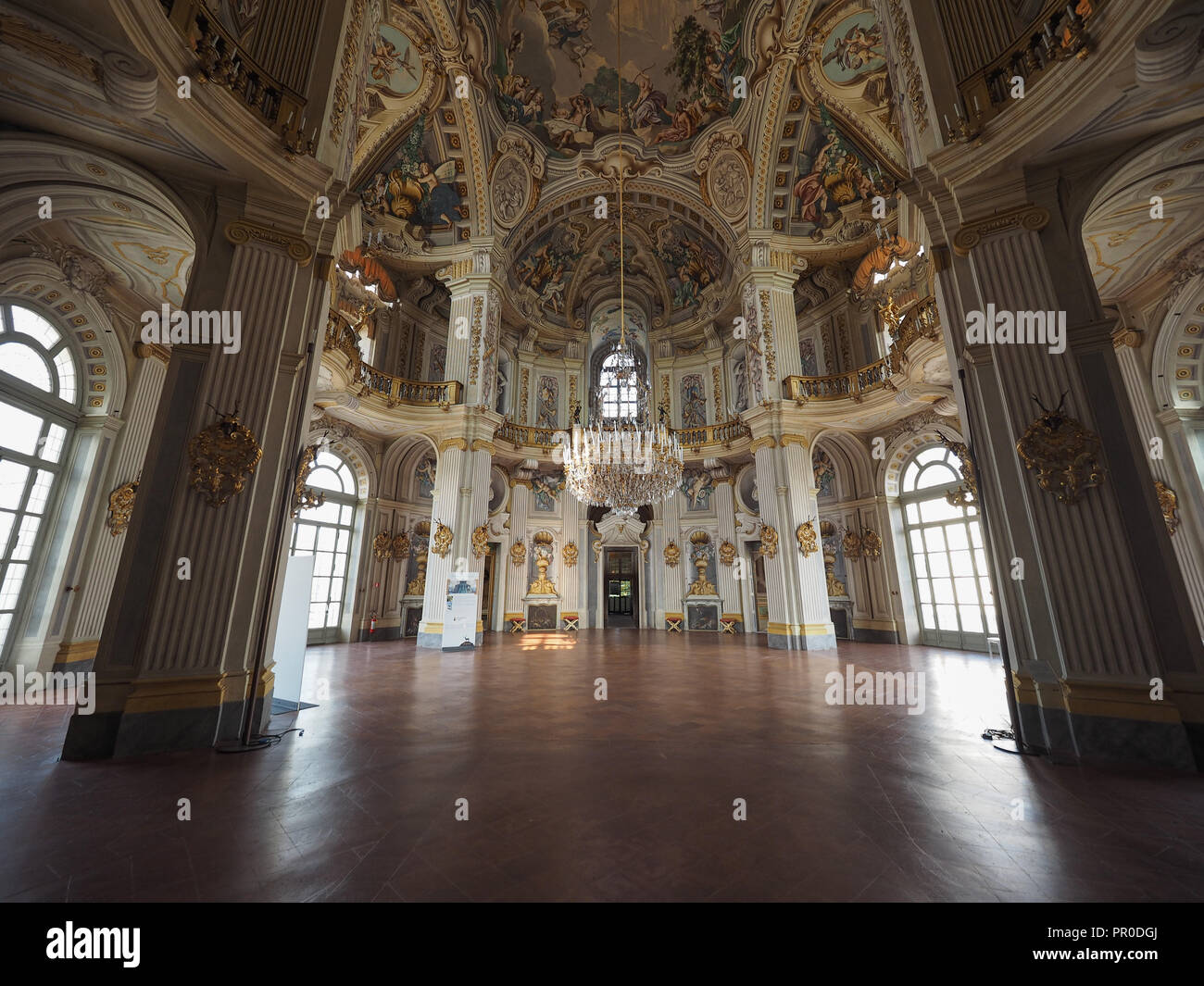 NICHELINO, Italia - CIRCA NEL SETTEMBRE 2018: la Palazzina di Caccia di Stupinigi (significato residenza di caccia di Stupinigi) royal hunting lodge vista interna Foto Stock