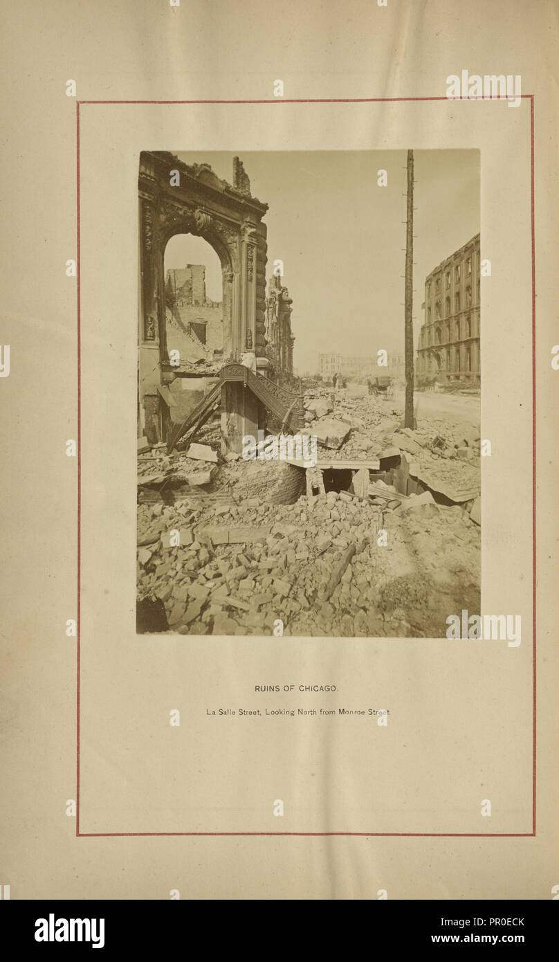 La Salle Street, guardando a Nord da Monroe Street; George N. Barnard, americano, 1819 - 1902, Chicago, Illinois, Stati Uniti Foto Stock