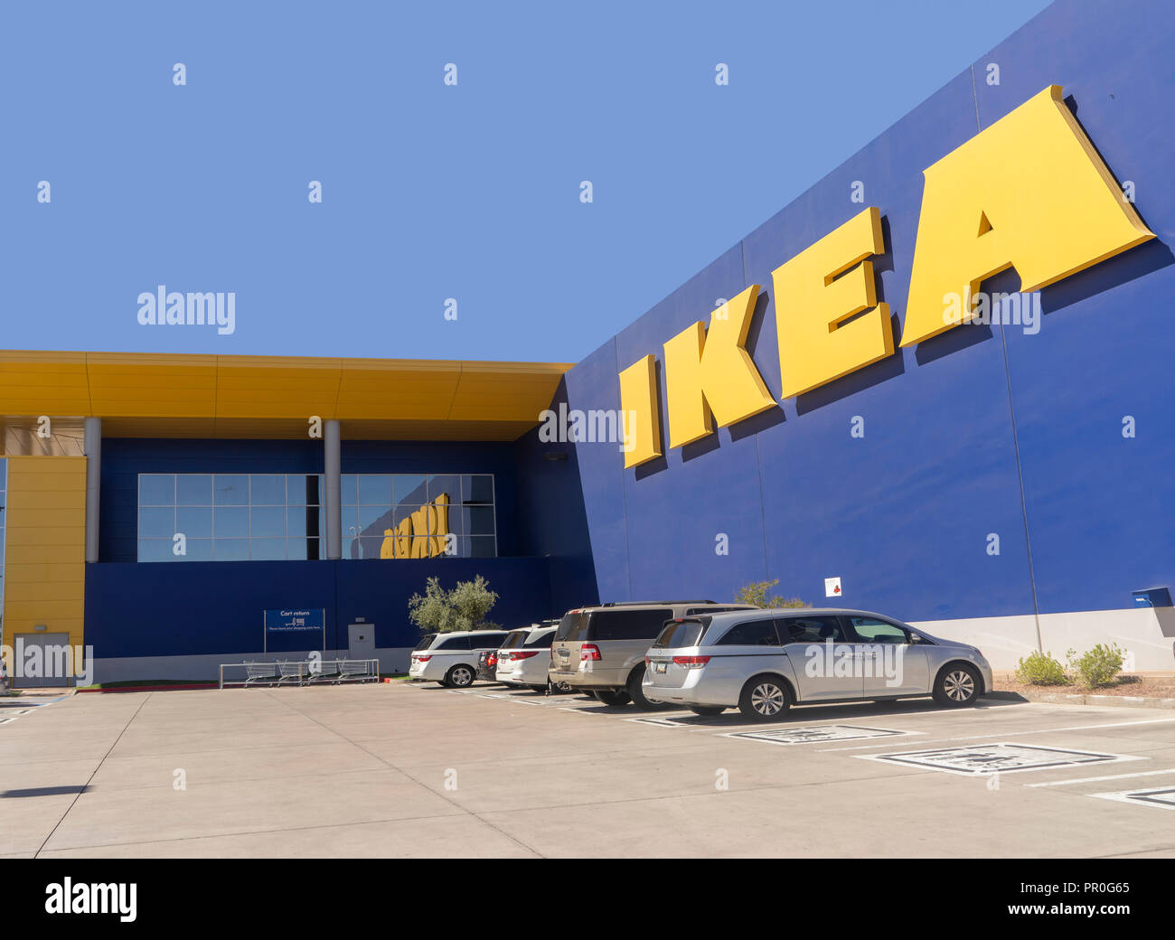 Tempe,AZ/USA - 9.25.18: Ikea è una svedese-fondato gruppo multinazionale fondata nel 1943 da allora-17-anno-vecchio Ingvar Kamprad. Ikea progetta e commercializza leggere Foto Stock