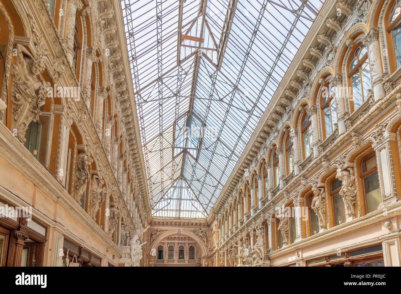 Pasazh storico (piccolo centro commerciale) in Odessa, Ucraina Foto Stock
