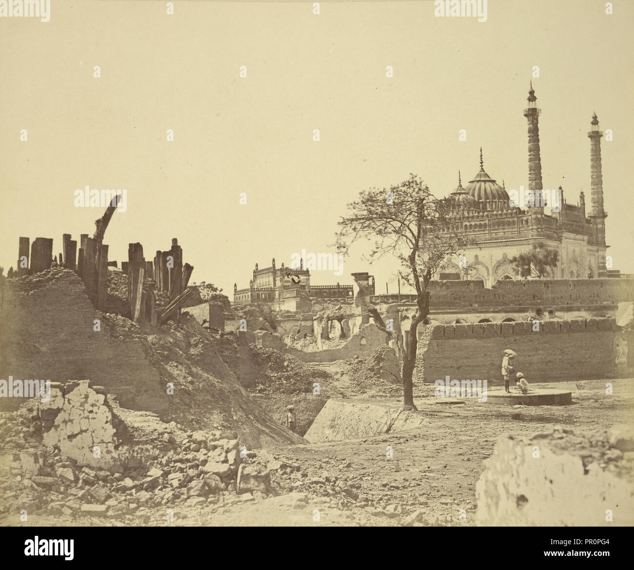 Rovine di un Sepoy batteria; Felice Beato, 1832 - 1909, Lucknow, Uttar Pradesh, India; 1858; albume argento Foto Stock