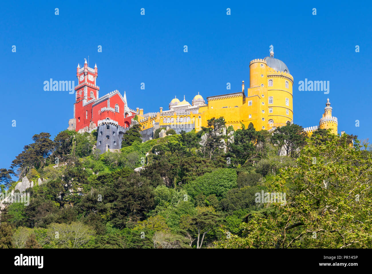La pena Palace, sito Patrimonio Mondiale dell'UNESCO, vicino a Sintra, Portogallo, Europa Foto Stock