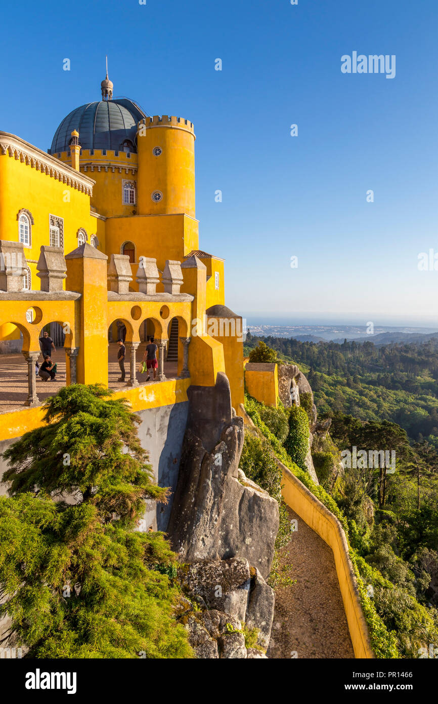 La pena Palace, sito Patrimonio Mondiale dell'UNESCO, vicino a Sintra, Portogallo, Europa Foto Stock