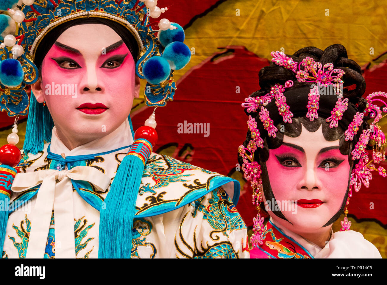 Opera Cinese esecutori, Ko Shan Theatre, Kowloon, Hong Kong, Cina, Asia Foto Stock