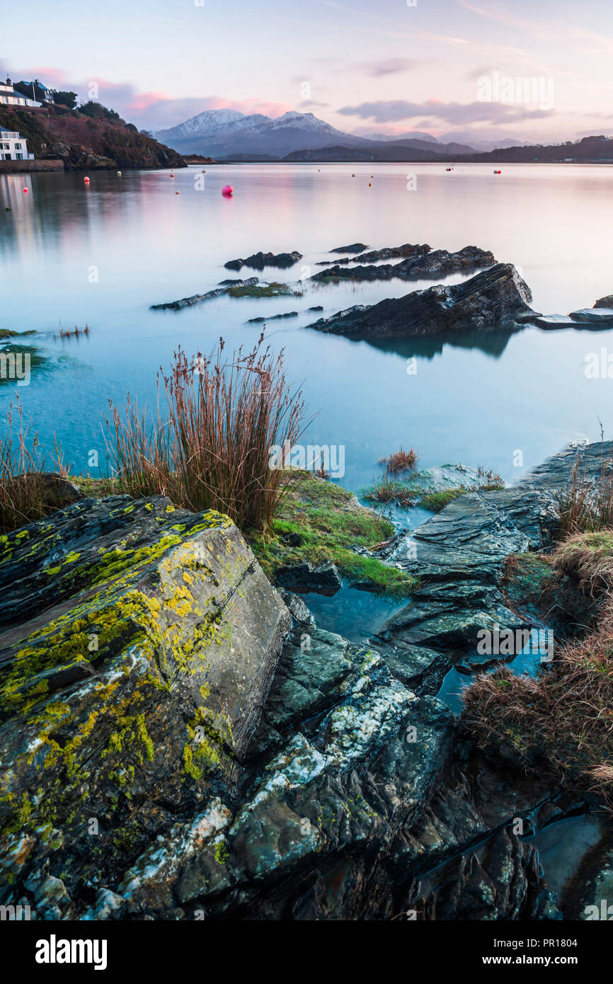 Borth Y Gest spiaggia presso sunrise, Parco Nazionale di Snowdonia, Gwynedd, il Galles del Nord, Wales, Regno Unito, Europa Foto Stock
