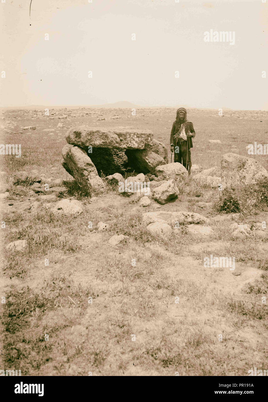 A est del Giordano e il Mar Morto. Dolmen di Ajlun. 1900, Giordania, ʻAjlūn Foto Stock