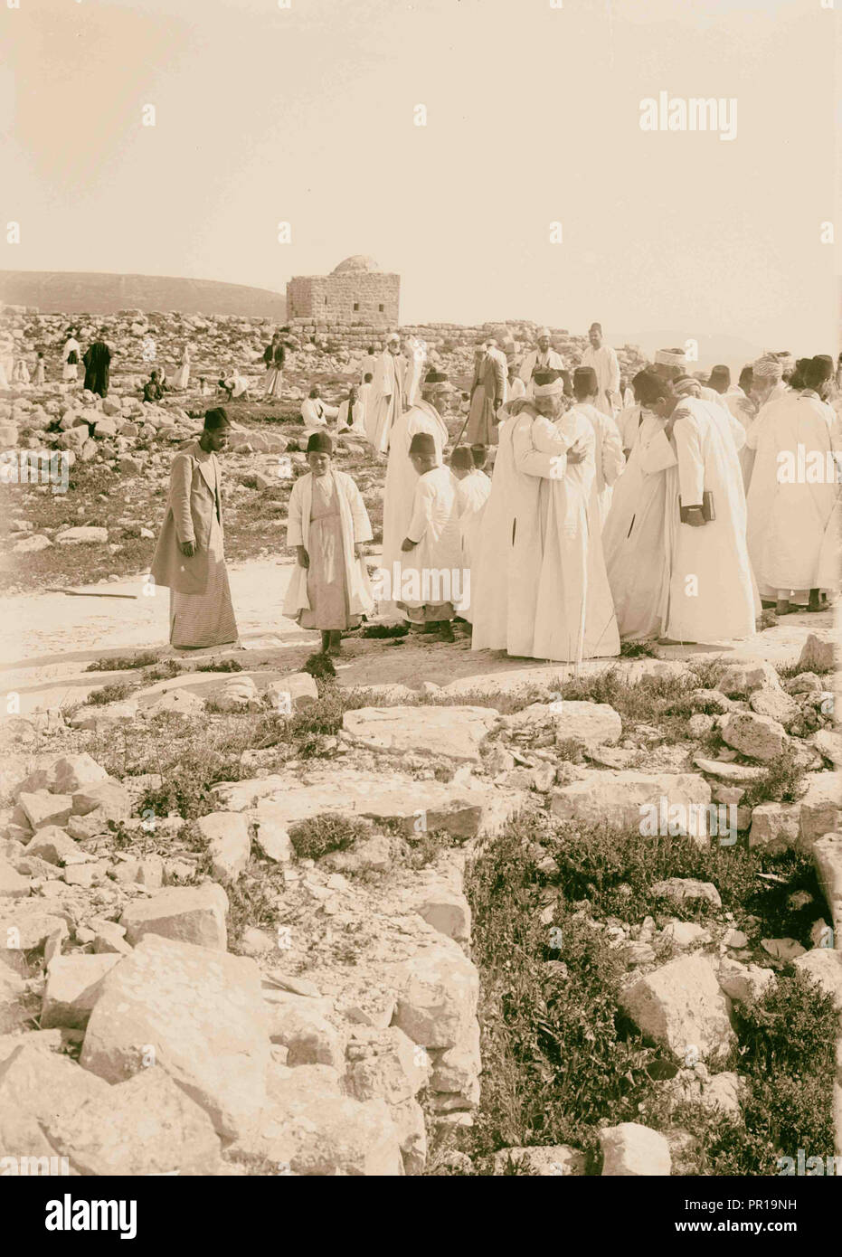 Il Samaritano Pasqua su Mt. Garizim Salutations dopo la cerimonia. 1900, Cisgiordania Foto Stock