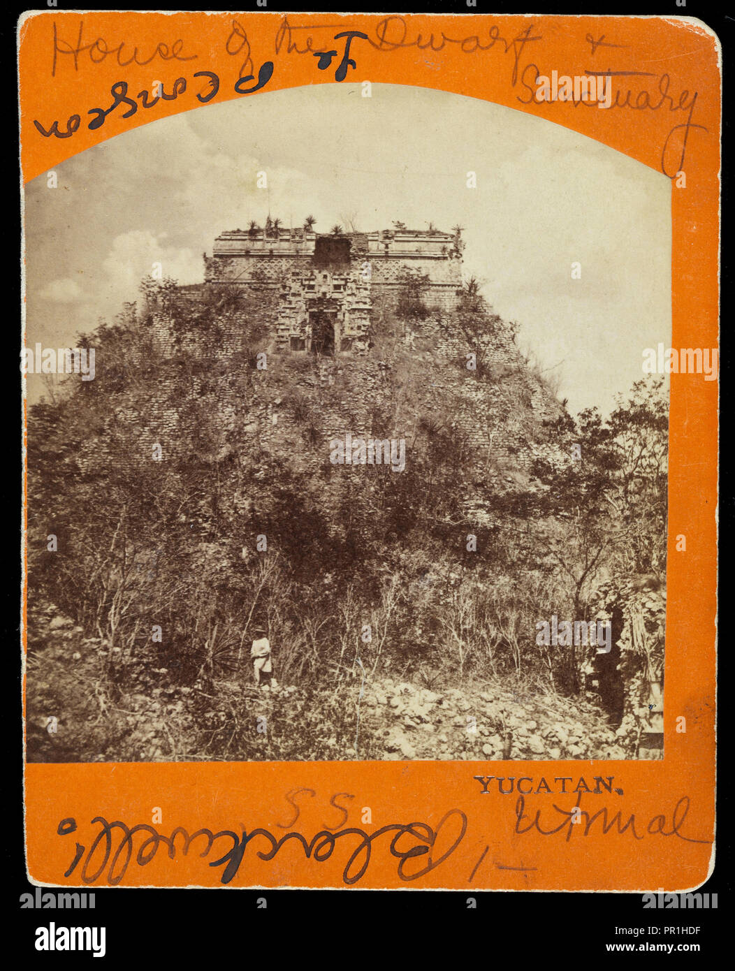 La facciata occidentale, Adivino tempio, Uxmal, Augusto e Alice Dixon Le Plongeon papers, 1763-1937, 1860-1910 bulk, Le Plongeon Foto Stock