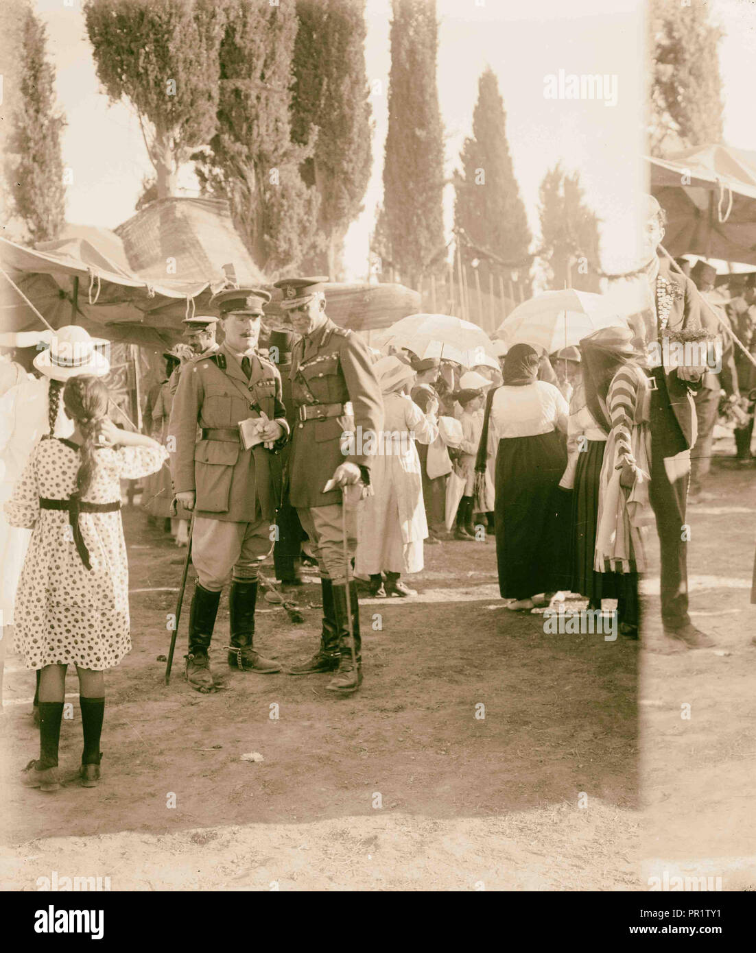 Gen. Watson e Col. Storrs a Y.W.C.A. fete Col. Storrs?. 1919, Medio Oriente, Israele e/o la Palestina Foto Stock