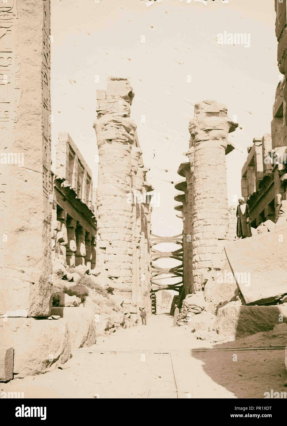 Egitto, Tempio Ramses II, navata centrale di hypostyle hall. 1898, Egitto Foto Stock
