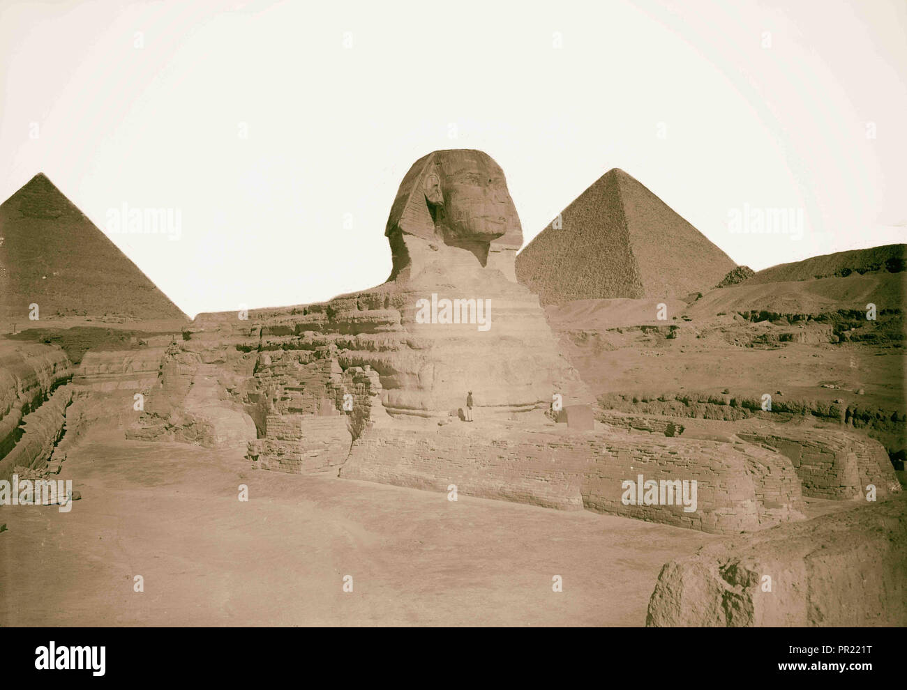L'Egitto. La sfinge e piramidi. La sfinge che mostra due piramidi in backgr[Sound]. 1934, Egitto, Jīzah, Jizah Foto Stock