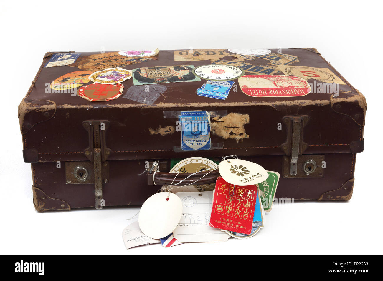 Pelle Vintage Everlasta valigia con viaggio adesivi ed etichette Foto Stock