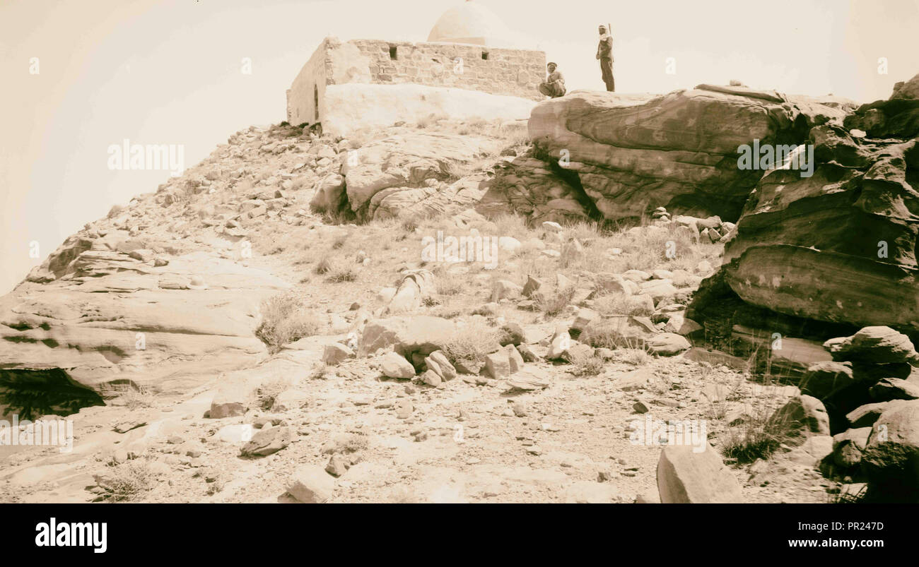 Petra. Per Aaronne tomba esterno, su Mt. Hor. 1898, Giordania, Petra, estinto city Foto Stock