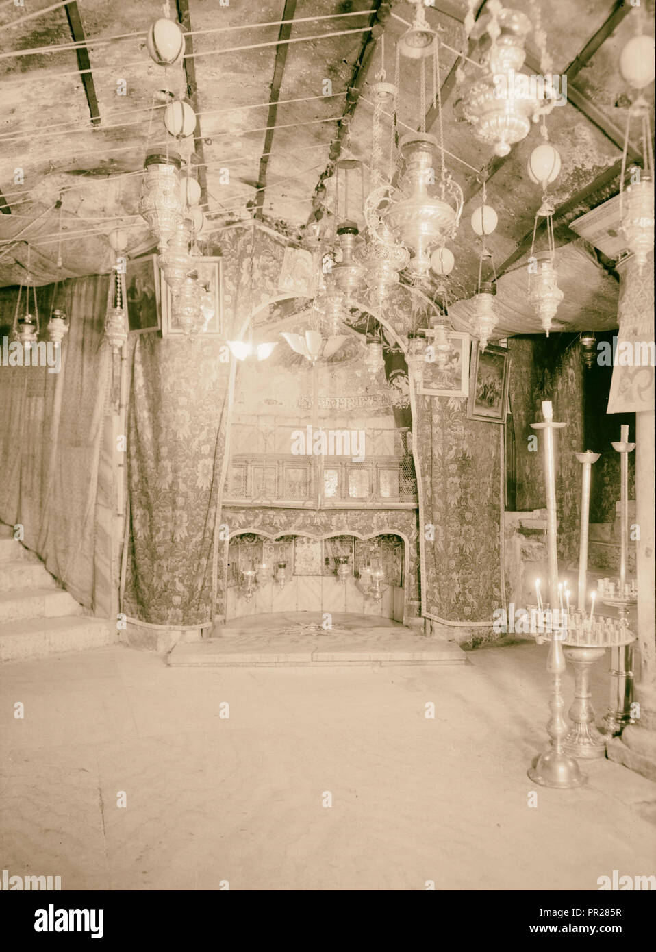 Grotta della Natività, Chiesa della Natività, Feb. 1945, West Bank, Betlemme, Israele Foto Stock
