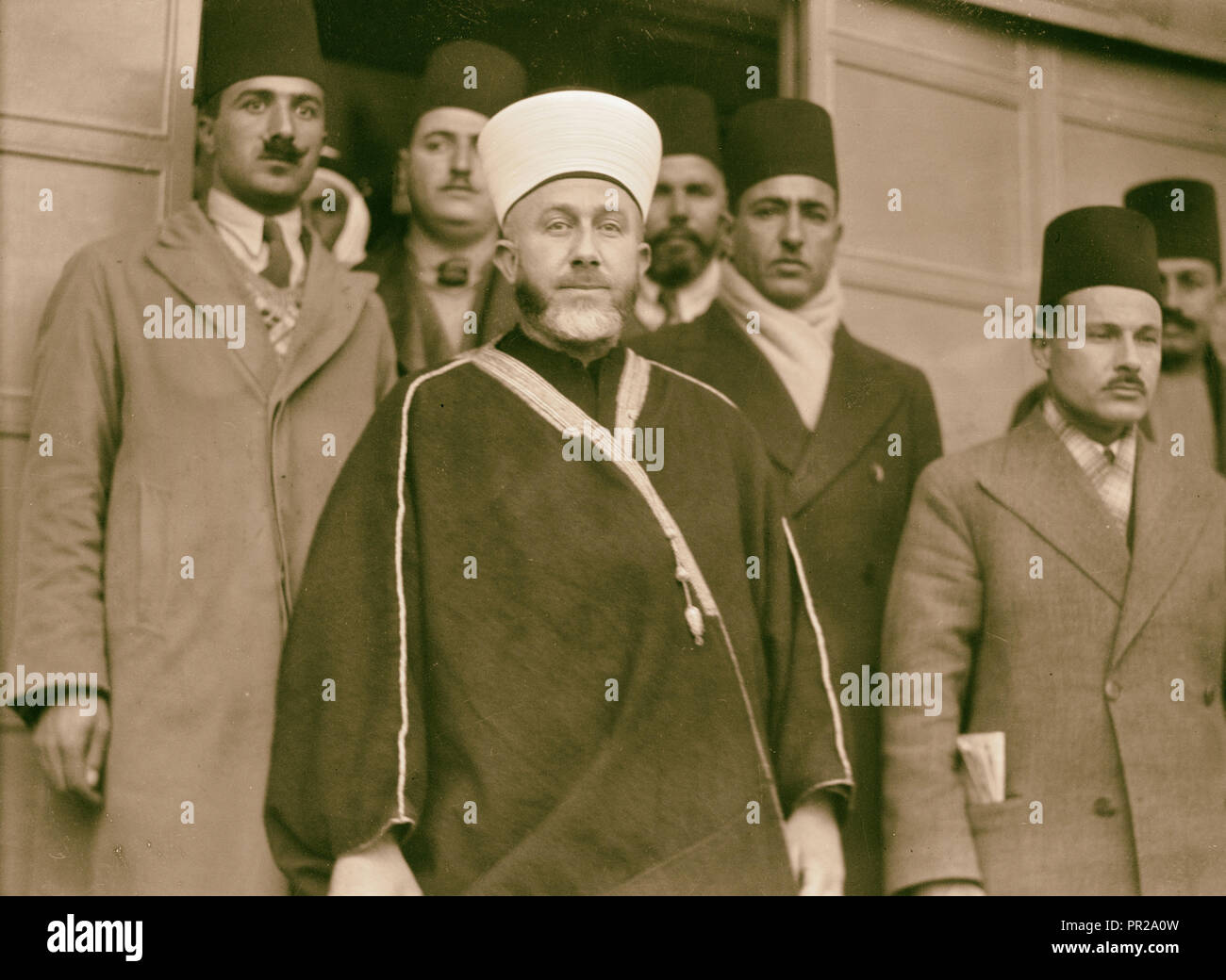 Disturbi della Palestina. Il Gran Mufti. Haj Amin eff. el-Husseini, con accompagnatori Foto Stock