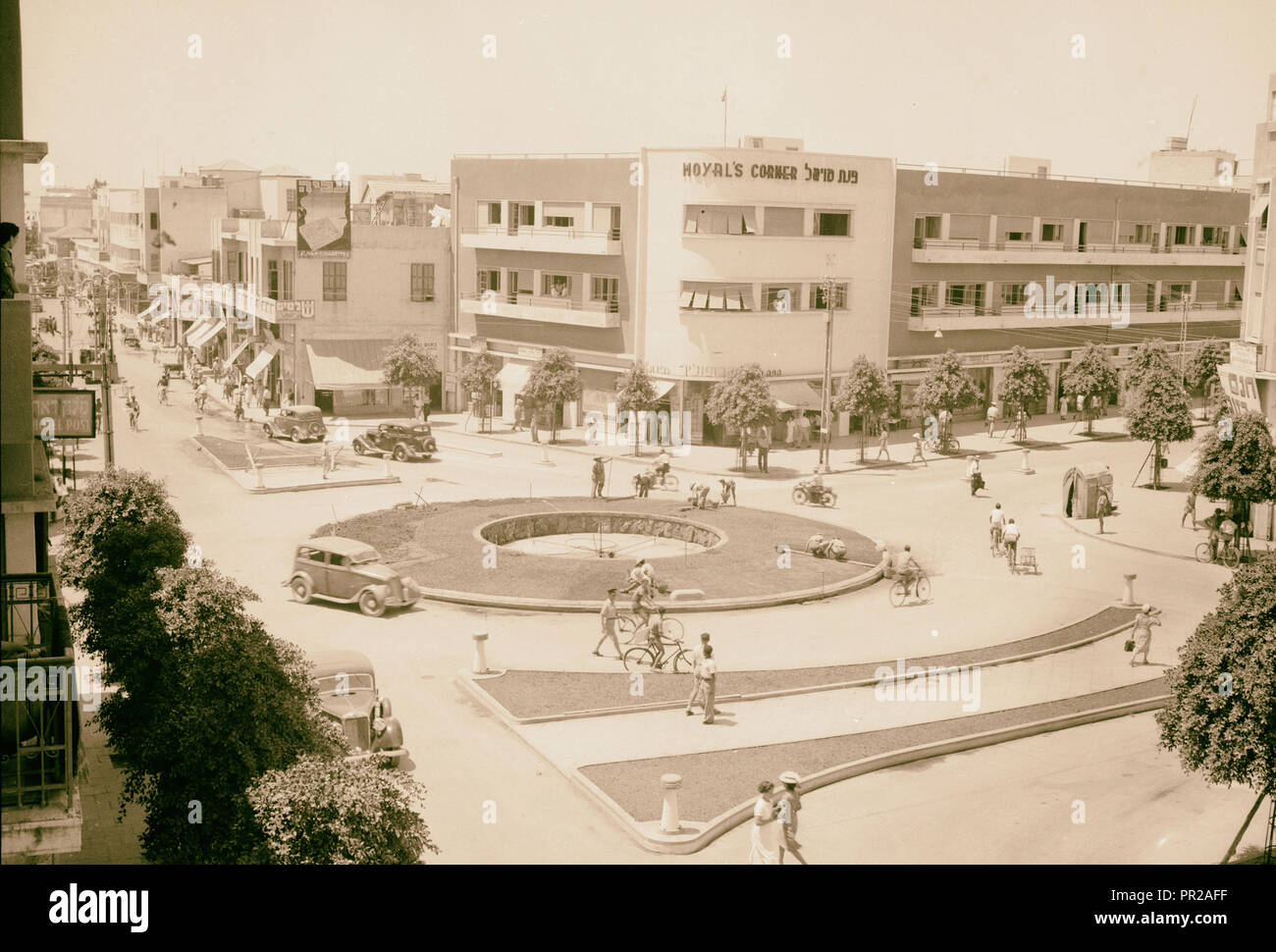 Ramleh Tel-Aviv. Tel Aviv. 'La colonia' Square. Il Ki Kar Hamo Shavot Cerchio in attraversamento delle strade principali, Jaffa street, Allenby Foto Stock