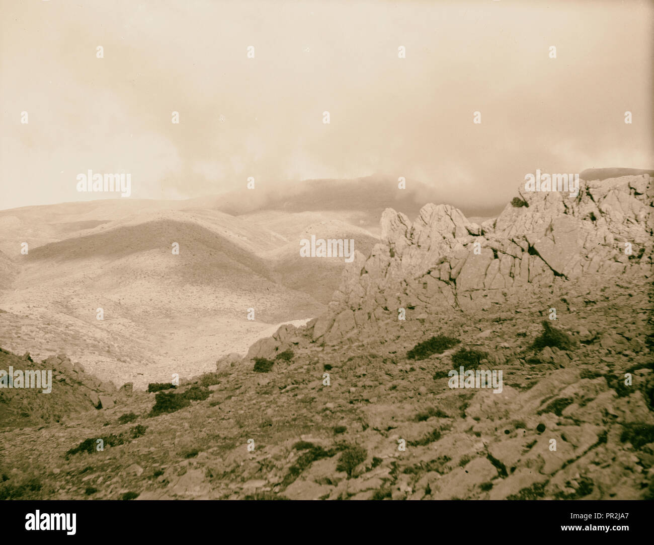 Monte Hermon e dintorni. Hermon. Il pittoresco paesaggio di montagna. 1920, Medio Oriente, Israele e/o la Palestina Foto Stock