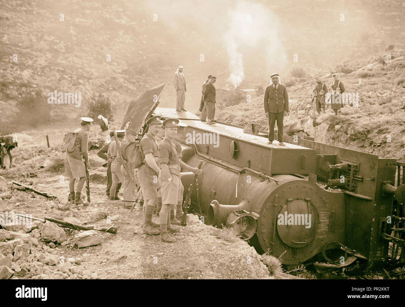 Visite G.O.C. locomotiva rovesciata su Gerusalemme Lydda Linea ferroviaria vista generale della locomotiva rovesciata che mostra il bene Foto Stock