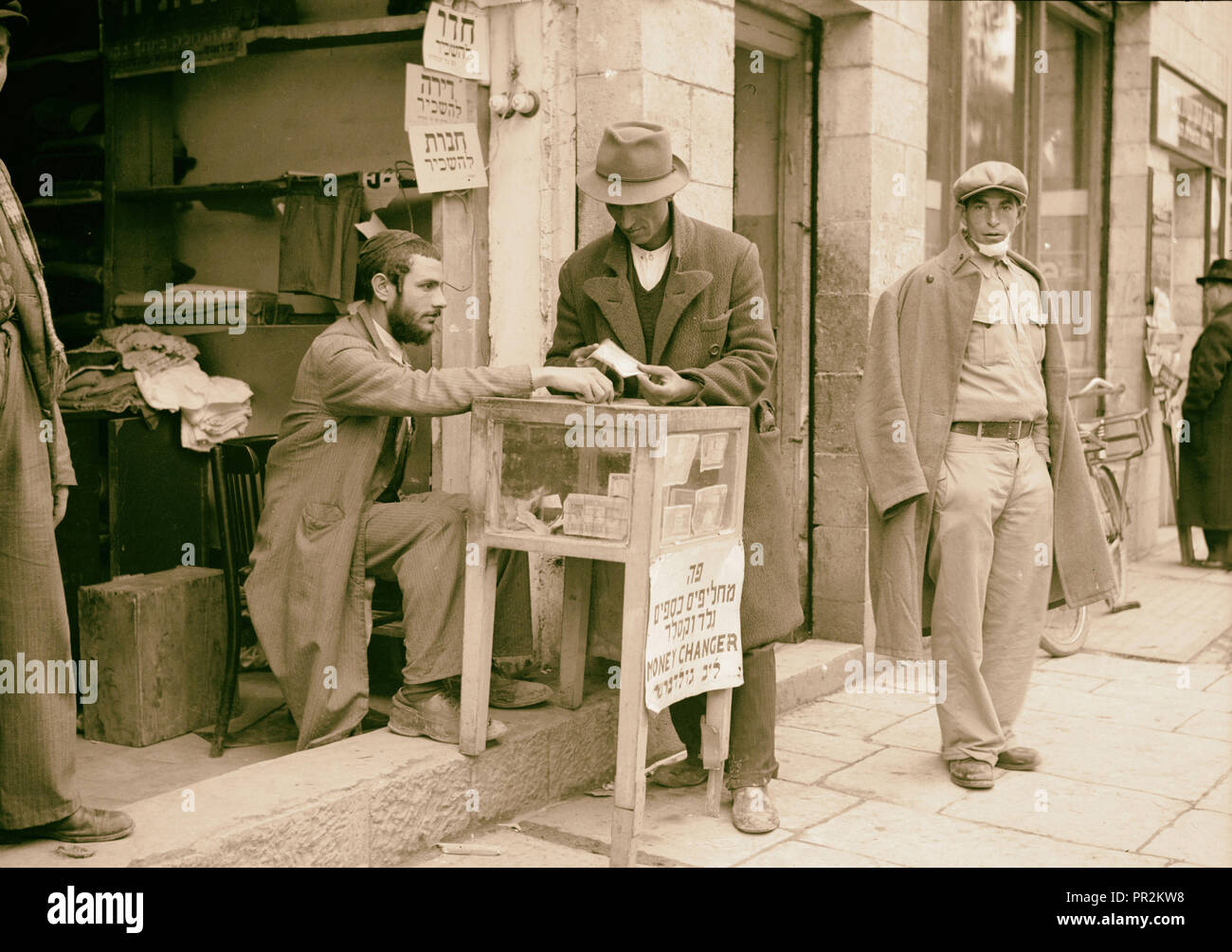 Un Ebreo cambiamonete 1934, Medio Oriente, Israele Foto Stock