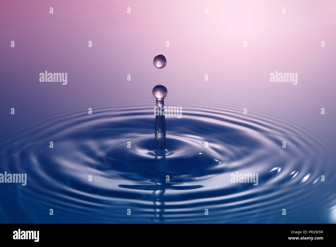 Wall Art Canvas Print And Poster Of Splash Di Goccia D Acqua Azzurra