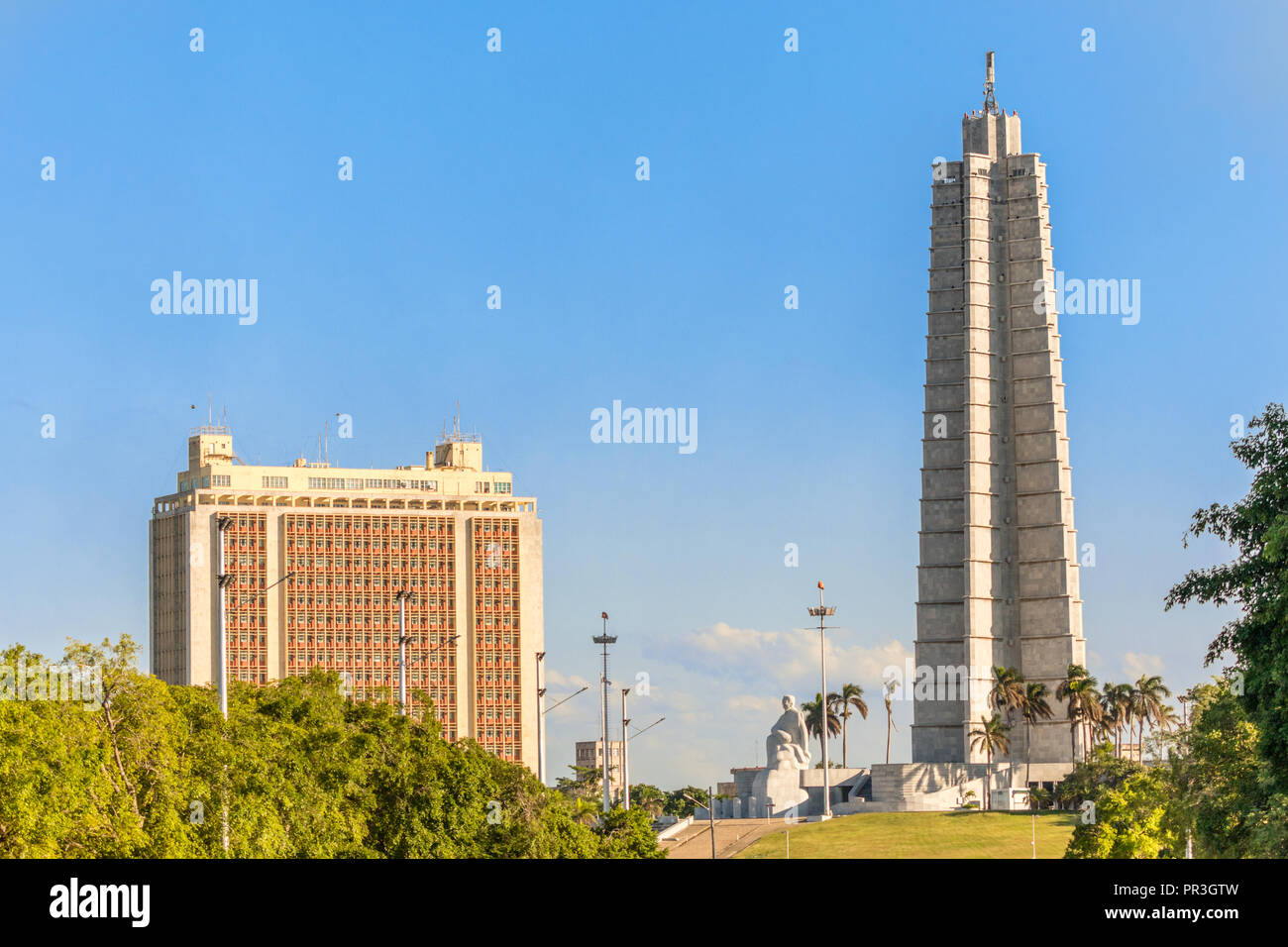 Jose Marti piazza con monumento e memorial tower, quartiere Vedado, Cuba, La Habana Foto Stock
