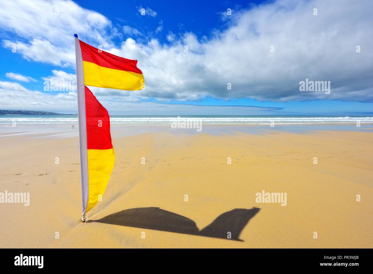 RNLI,spiaggia bandiera di sicurezza,Messico Towans Beach, Phillack, Hayle,cornwall,l'Inghilterra,UK Foto Stock
