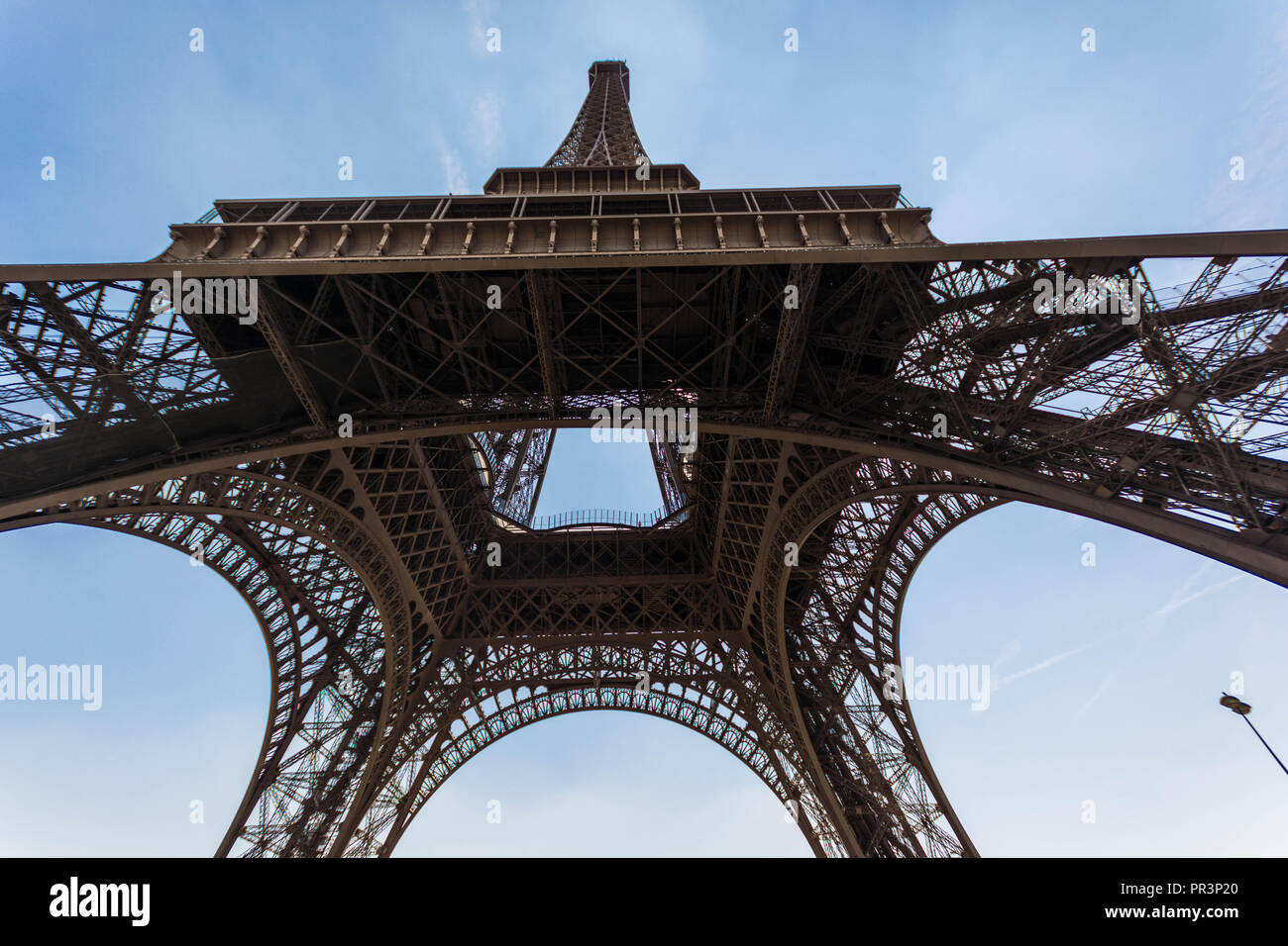 Architettura di primo piano della Torre Eiffel Parigi,Francia Foto Stock