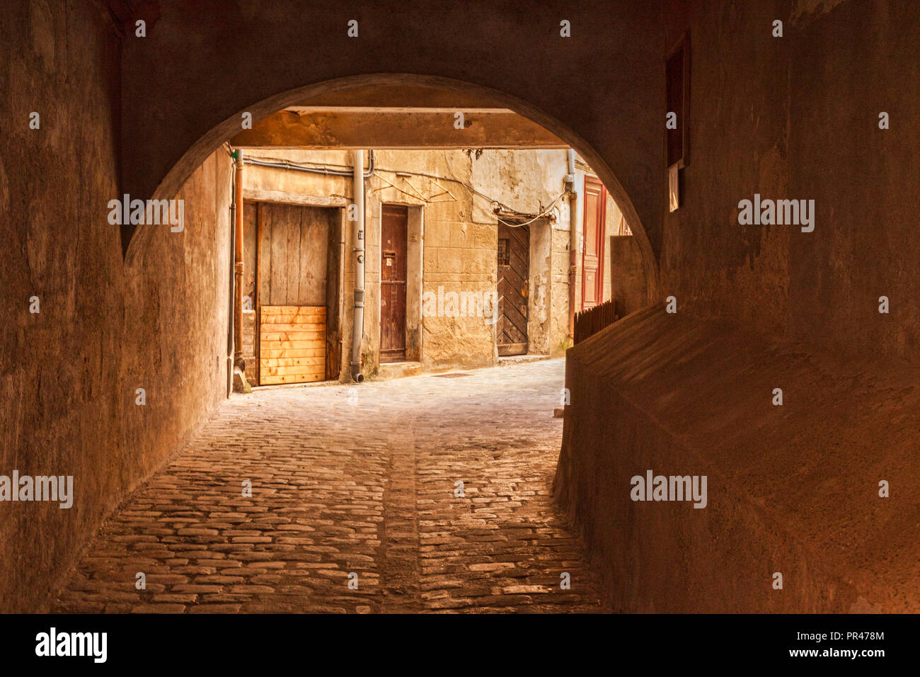 Il Coronell del Spital, un esempio di urbanistica medievale, Perpignan, Languedoc-Roussillon, Pyrenees-Orientales, Francia. Foto Stock