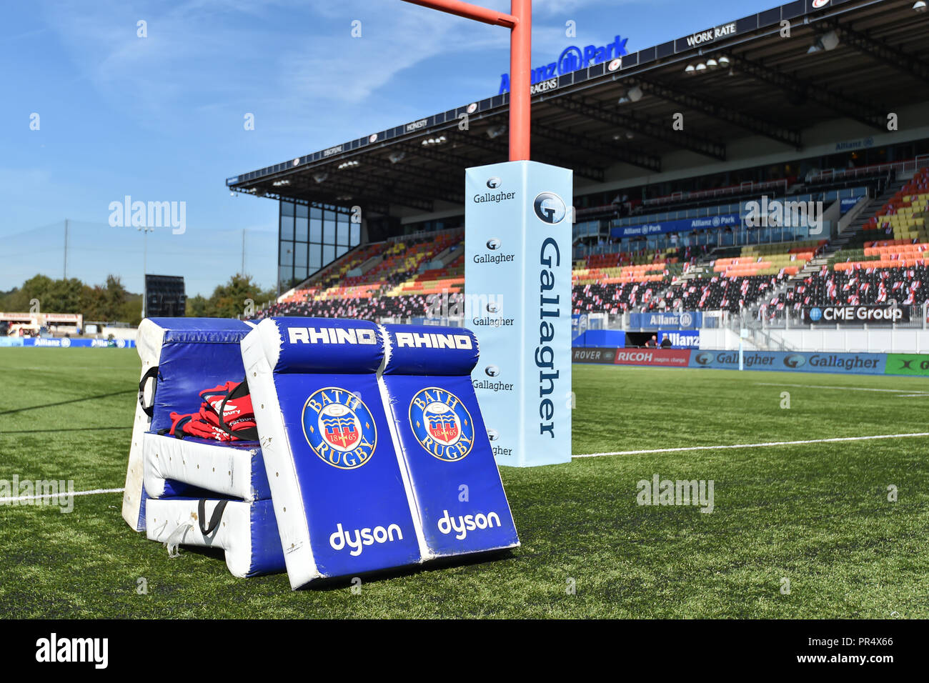 Londra, Regno Unito. Il 29 settembre 2018. Bath Rugby Club di borse di formazione durante la Premiership Gallagher match tra Saraceni e Bath Rugby presso il Parco di Allianz su Sabato, 29 settembre 2018. Londra Inghilterra. (Solo uso editoriale, è richiesta una licenza per uso commerciale. Nessun uso in scommesse, giochi o un singolo giocatore/club/league pubblicazioni.) Credito: Taka Wu/Alamy Live News Foto Stock