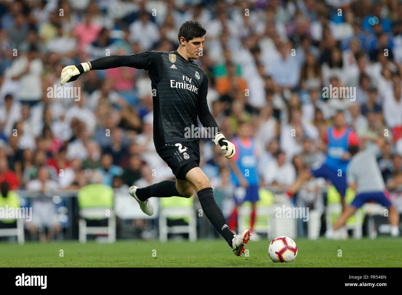Madrid, Spagna. 29Sep, 2018. Courtois durante il Real Madrid vs a. Madrid La Liga corrisponde il 29 settembre 2018 a Santiago Bernabeu Stadium in Madrid, Spagna. Foto: Cesar Cebolla/ALFAQUI foto tramite la carta di credito: Newscom/Alamy Live News Foto Stock