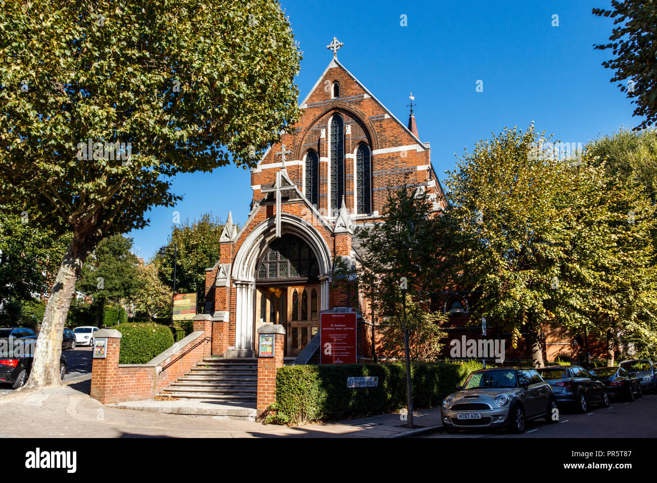 St. Andrew's C di E CHIESA IN Whitehall Park, London N19, Regno Unito Foto Stock