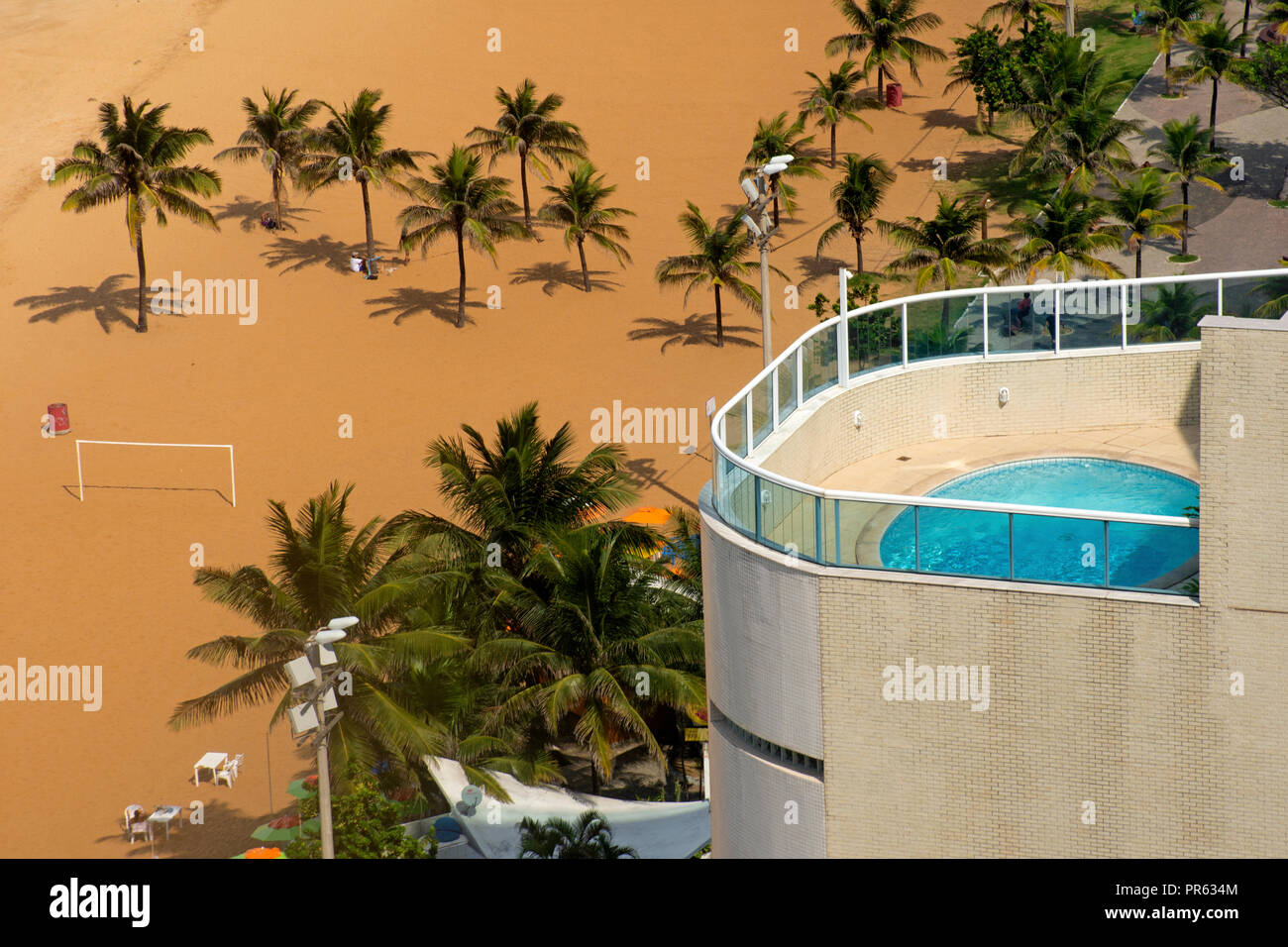 La piscina sul tetto a Praia de Itapuan, Vila Velha, Espirito Santo, Brasile Foto Stock