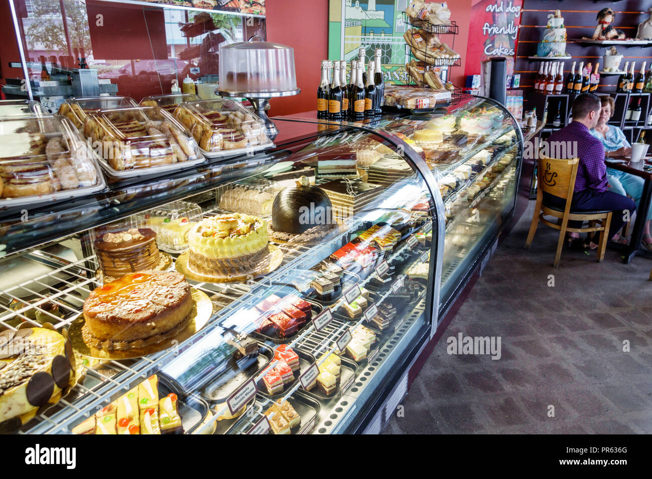 Miami Beach Florida,Alton Road,Pinecrest Bakery,interno,vetrina vendita,dolci dolci dolci dolci dolci,FL180527195 Foto Stock