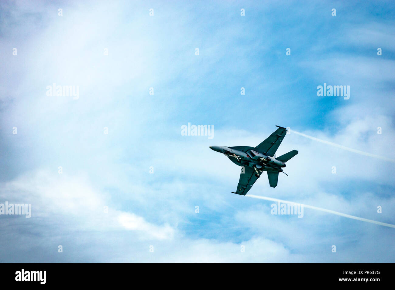 Miami Beach Florida, National Salute to America's Heroes Air & Sea Show, McDonnell Douglas F/A-18 Hornet Twin-Engine, supersonic, all-Weather, carrier-capa Foto Stock
