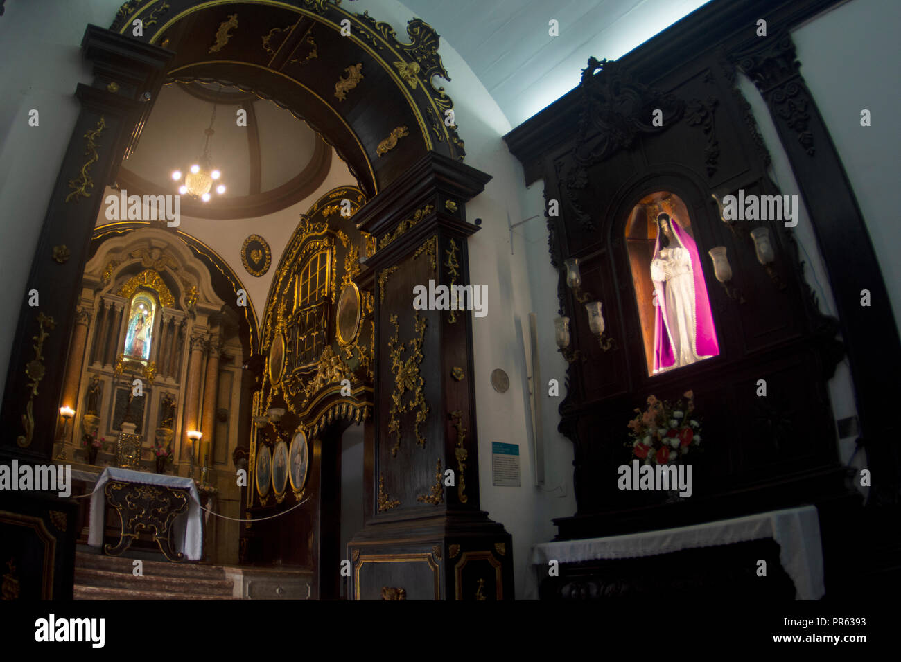Cappella principale nel Convento di Nostra Signora di Penha, Vila Velha, Espirito Santo, Brasile Foto Stock