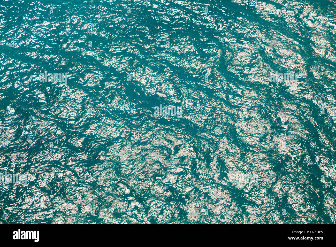 La superficie del mare vista dall'aereo Foto Stock