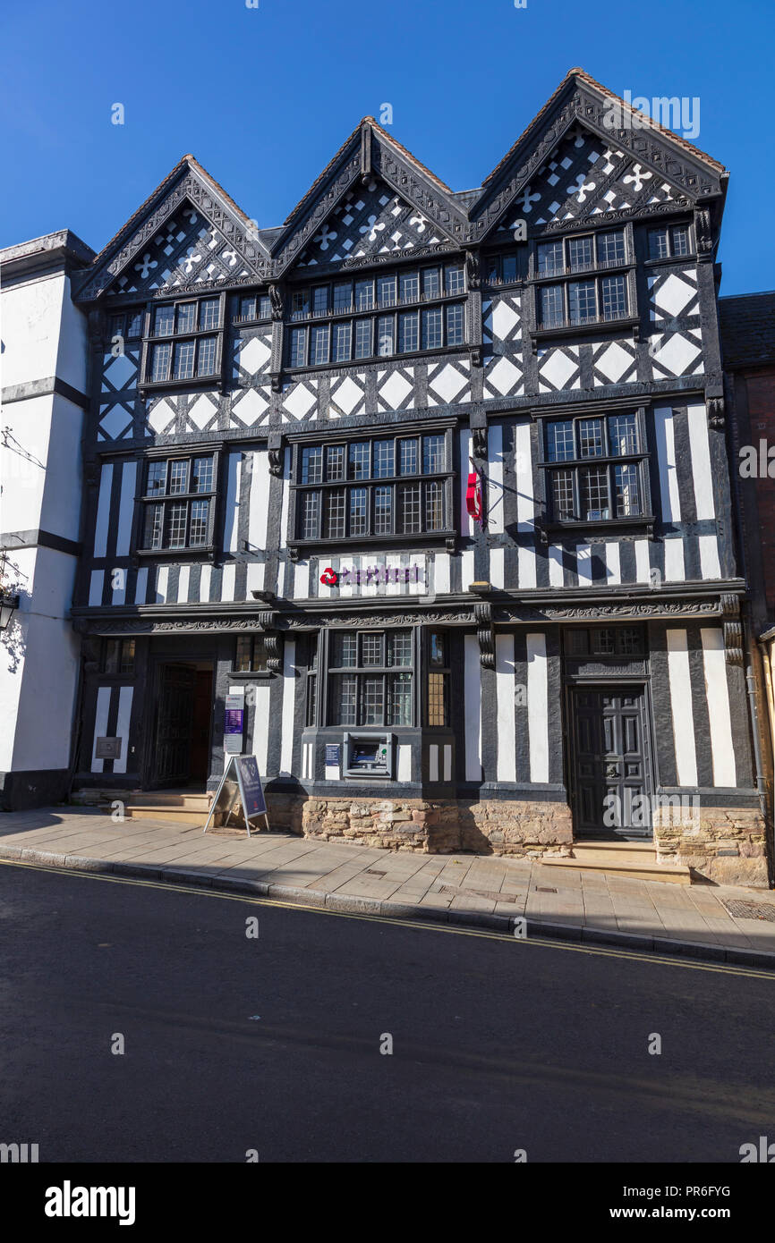 Ludlow Nat West filiale di banca in un edificio elencato su Corve Street, Ludlow, Shropshire, Regno Unito Foto Stock