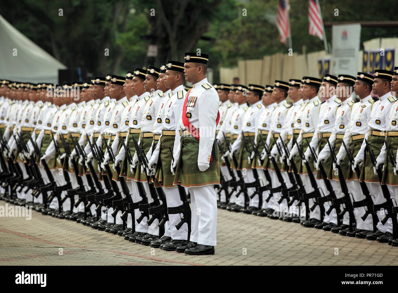 I soldati partecipano alle celebrazioni di Hari Merdeka (giorno dell'indipendenza malese) a Melaka, Malesia Foto Stock