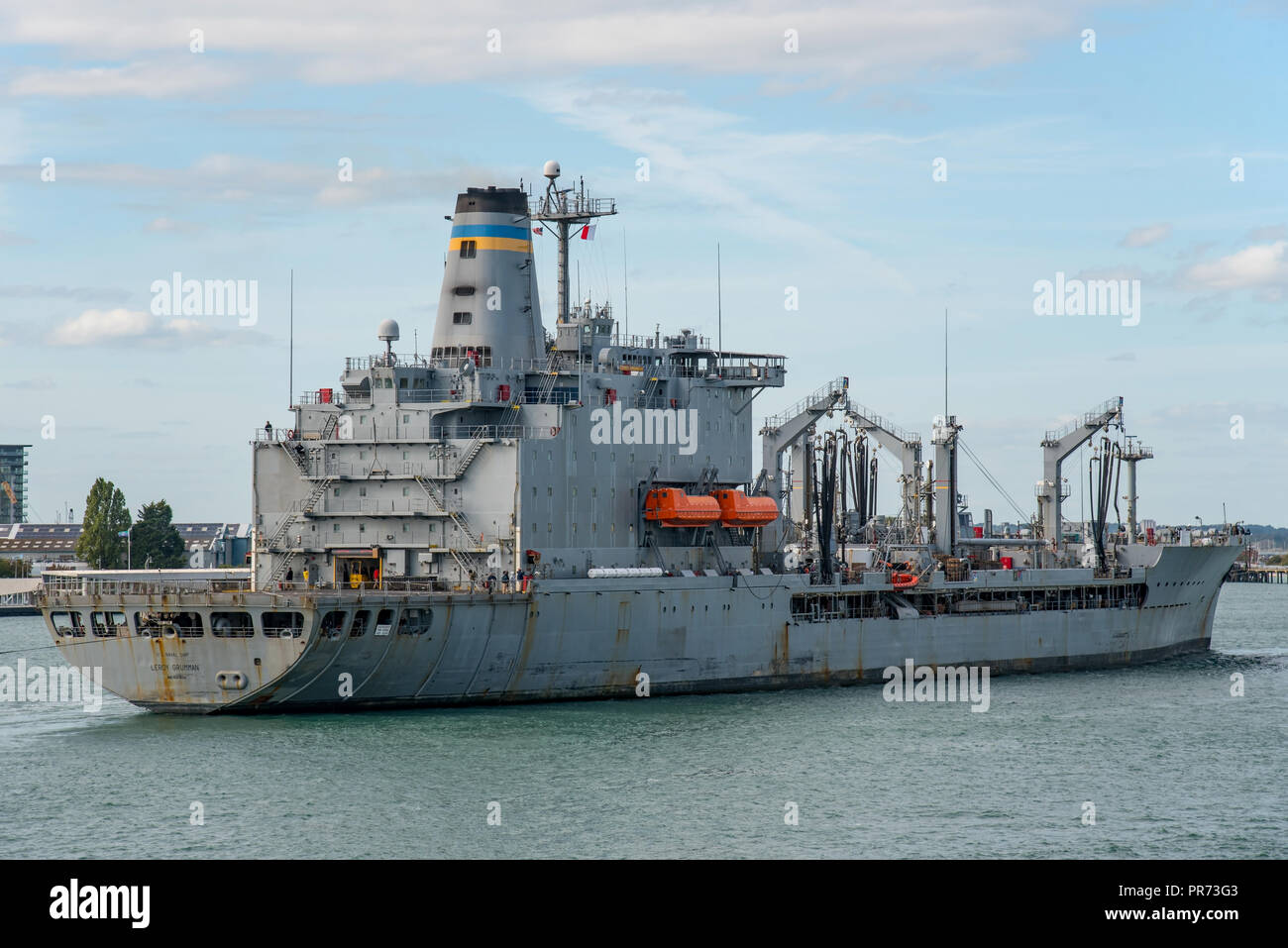 La Marina degli Stati Uniti di rifornimento ausiliario tanker USNS Leroy Grumman (T-AO 195) arrivando a Portsmouth, nel Regno Unito il 28 settembre 2018. Foto Stock